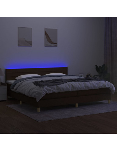 Letto a Molle Materasso e LED Marronescuro 200x200cm in Tessuto