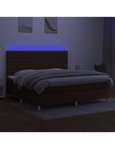 Letto a Molle Materasso e LED Marronescuro 200x200cm in Tessuto