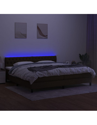 Letto a Molle Materasso e LED Marronescuro 200x200cm in Tessuto