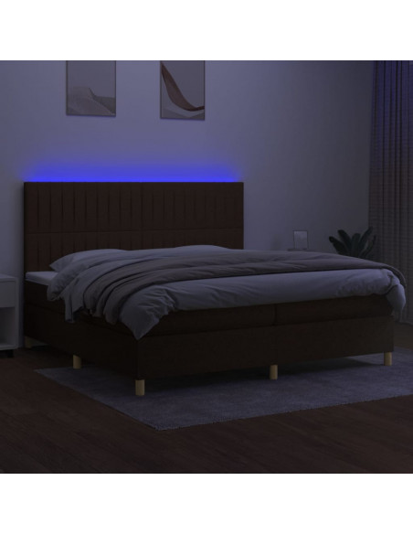 Letto a Molle Materasso e LED Marronescuro 200x200cm in Tessuto