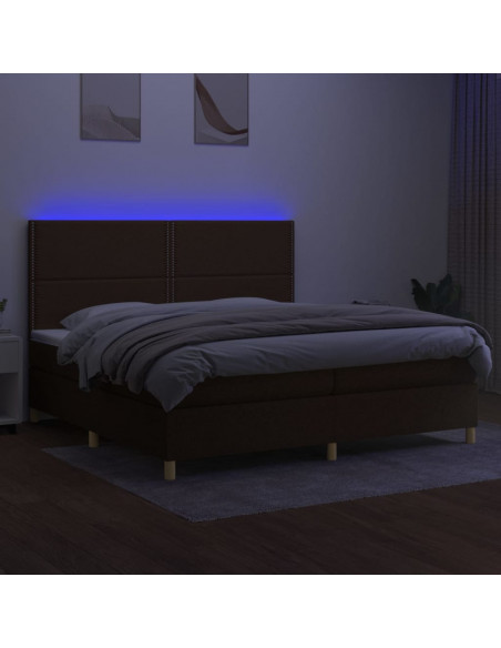 Letto a Molle Materasso e LED Marronescuro 200x200cm in Tessuto
