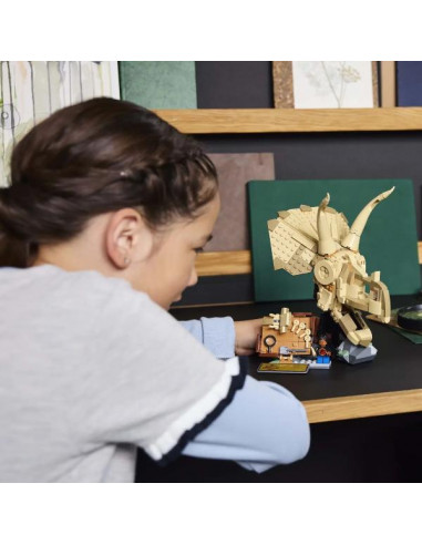 TBD-JURASSIC-WORLD-76969