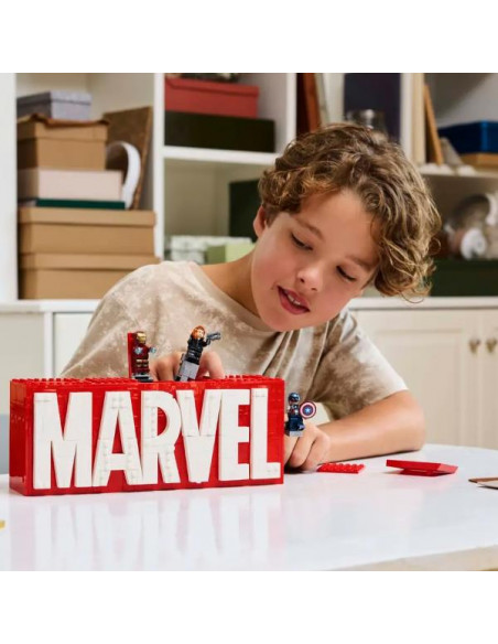 LOGO E MINIFIGURE MARVEL