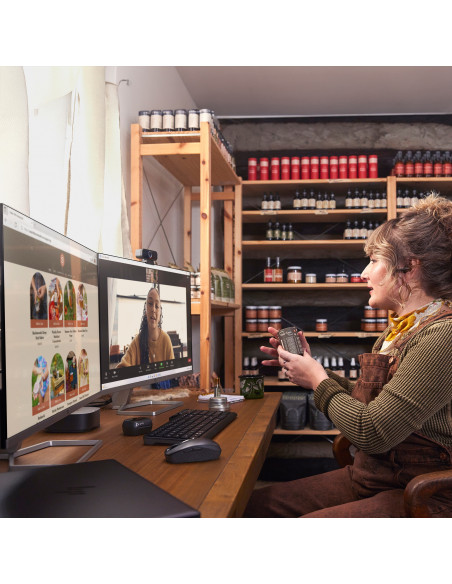 POLY Auricolari nerofumo Voyager Free 60+M UC + Adattatore BT700 USB-C + Custodia per ricarica con touchscreen