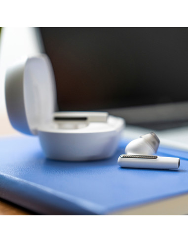 POLY Auricolari bianco sabbia Voyager Free 60 UC + Adattatore BT700 USB-C + Custodia per ricarica di base