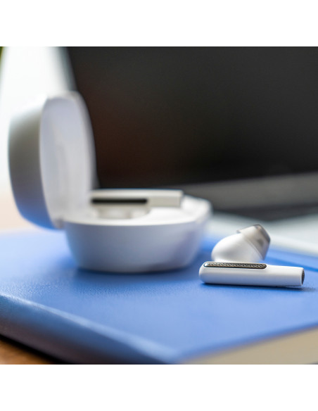 POLY Auricolari bianco sabbia Voyager Free 60 UC M + Adattatore BT700 USB-A + Custodia per ricarica di base