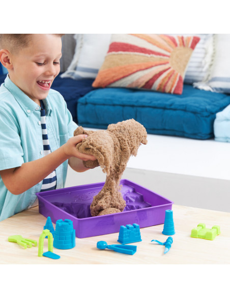 Kinetic Sand , Playset Regno di Sabbia, 1,13 kg di Sabbia Effetto Spiaggia, Formine e Accessori, Giochi Creativi per Bambini e B