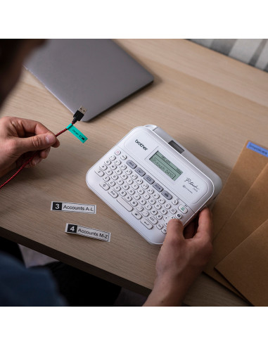 Brother PT-D410 stampante per etichette (CD) Trasferimento termico 180 x 180 DPI 20 mm/s Cablato TZe QWERTY