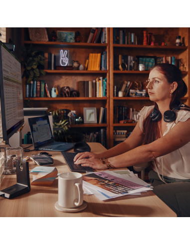 POLY Voyager Focus 2 Microsoft Teams Certified USB-C-C Headset +USB-C/A Adapter +Charging Stand