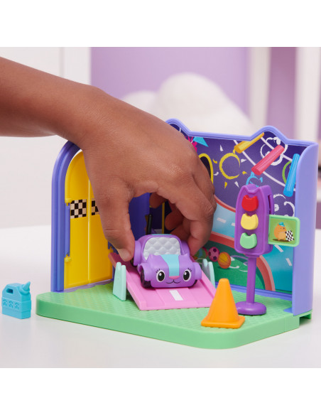Gabby's Dollhouse , Stanza dei giochi Carlita Purr-ific con la macchinina giocattolo Carlita, accessori, mobili e scatola con so