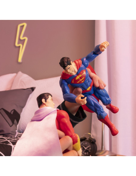 DC Comics | SUPERMAN | Personaggio Superman 30 cm | Personaggio 30 cm con decorazioni originali, mantello e 11 punti di articola