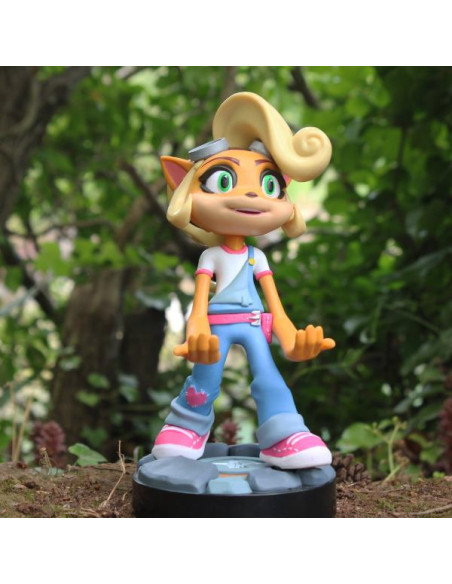 CRASH BANDICOOT 4 COCO CABLE GUY