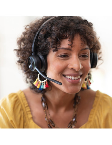 POLY Cuffie Voyager 4320 UC stereo USB-A + adattatore USB-A BT700 + supporto per ricarica