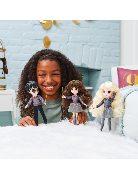 Wizarding World | Bambola articolata Harry Potter 20cm | Bacchetta e divisa di Hogwarts inclusa | Collezione Harry Potter | Per 