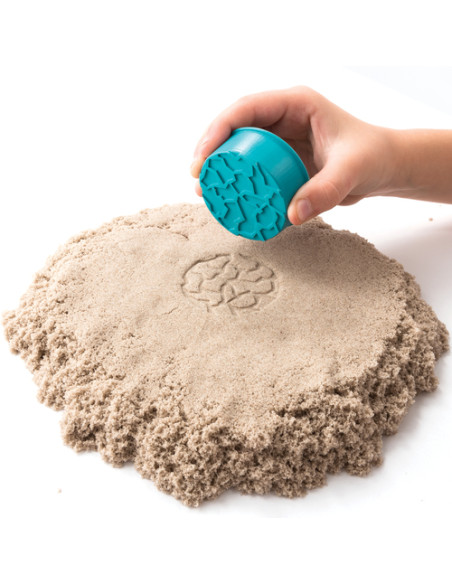 Kinetic Sand Valigetta Sempre con Te Sabbia cinetica 900gr Sabbia magica Sabbia colorata marrone 5 formine e 2 accessori Giocatt