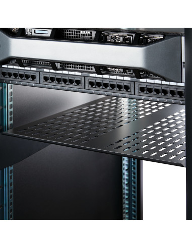 StarTech.com Ripiano per montaggio a rack con fessure 22" 2U - Ripiano per armadio server rack fisso - 22 kg
