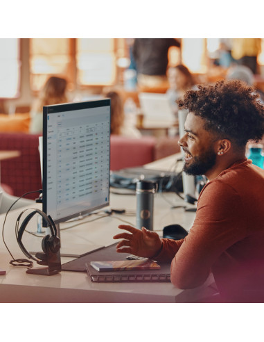 POLY Cuffie Voyager Focus 2 USB-C con supporto per ricarica