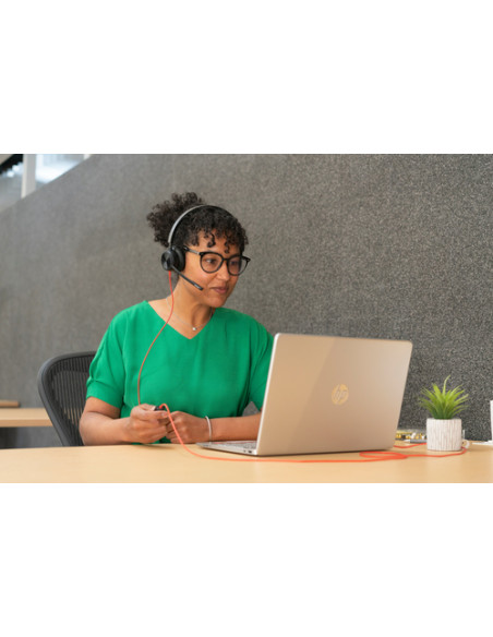 POLY Cuffie stereo Blackwire 8225 con connettore USB-C, certificate per Microsoft Teams + adattatore USB-C/A