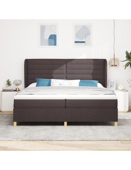 Letto con Doghe e Materasso Marrone Scuro 200x200 cm Tessuto