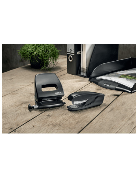 Leitz NeXXt perforatore e accessori 30 fogli Nero