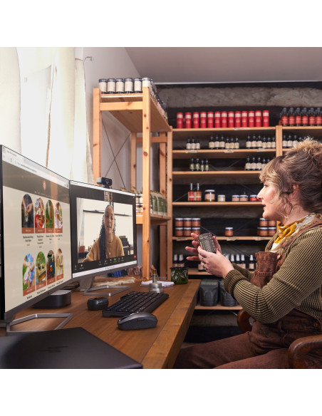 POLY Auricolari nerofumo Voyager Free 60+ UC + Adattatore BT700 USB-C + Custodia di ricarica touchscreen