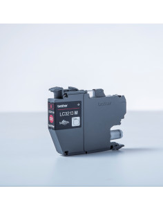 Brother LC3213M cartuccia d'inchiostro 1 pz Originale Resa elevata (XL) Magenta 2