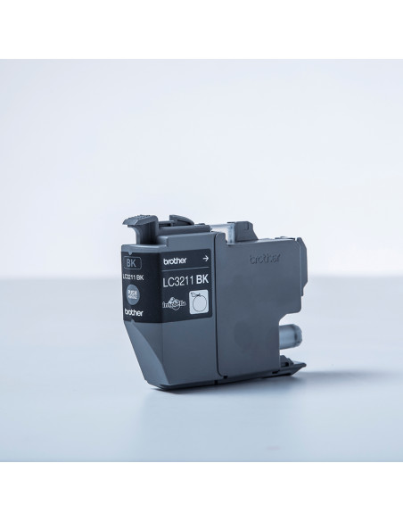 Brother LC3211BK cartuccia d'inchiostro 1 pz Originale Resa standard Nero