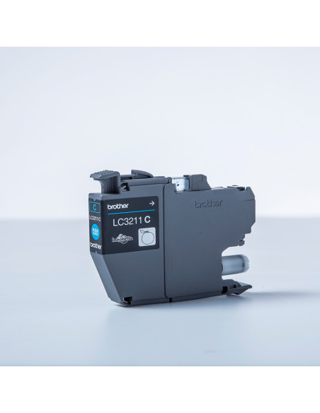 Brother LC3211C cartuccia d'inchiostro 1 pz Originale Resa standard Ciano