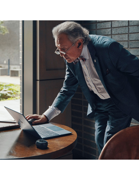 HP Poly Auricolari nerofumo Poly Voyager Free 60+M UC + Adattatore BT700 USB-C + Custodia per ricarica con touchscreen