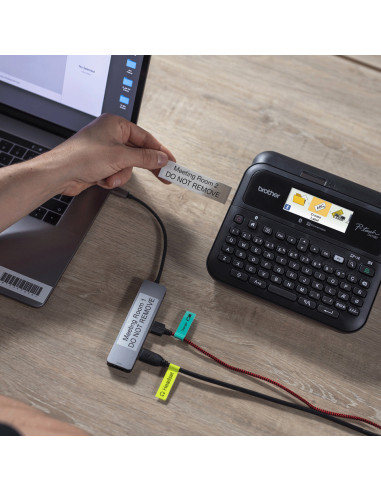 Brother PT-D610BTVP stampante per etichette (CD) Trasferimento termico 180 x 360 DPI 30 mm/s Con cavo e senza cavo TZe Bluetooth