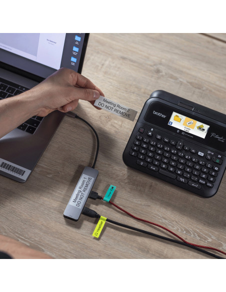 Brother PT-D610BTVP stampante per etichette (CD) Trasferimento termico 180 x 360 DPI 30 mm/s Con cavo e senza cavo TZe Bluetooth