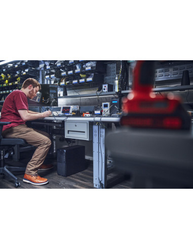 HP Z2 Tower G9 Intel® Core™ i7 i7-14700 32 GB DDR5-SDRAM 1 TB SSD NVIDIA T1000 Windows 11 Pro Stazione di lavoro AI Workstati