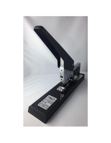 CUCITRICE LEONE 136
