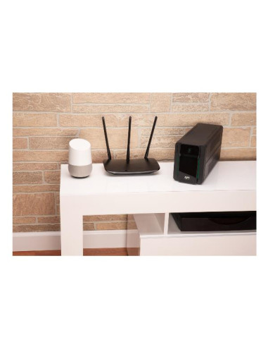 EASY UPS 700VA AVR SCHUKO