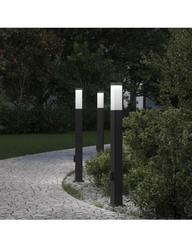 Lampioni a palo con presa elettrica 3 pz 80 cm Nero IP44
